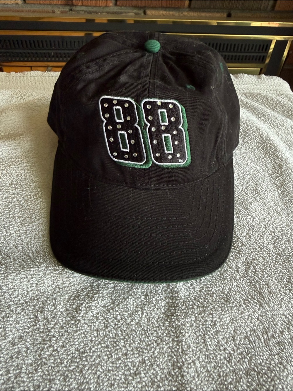 Preloved in very good to excellent condition #88 Dale Jr baseball cap